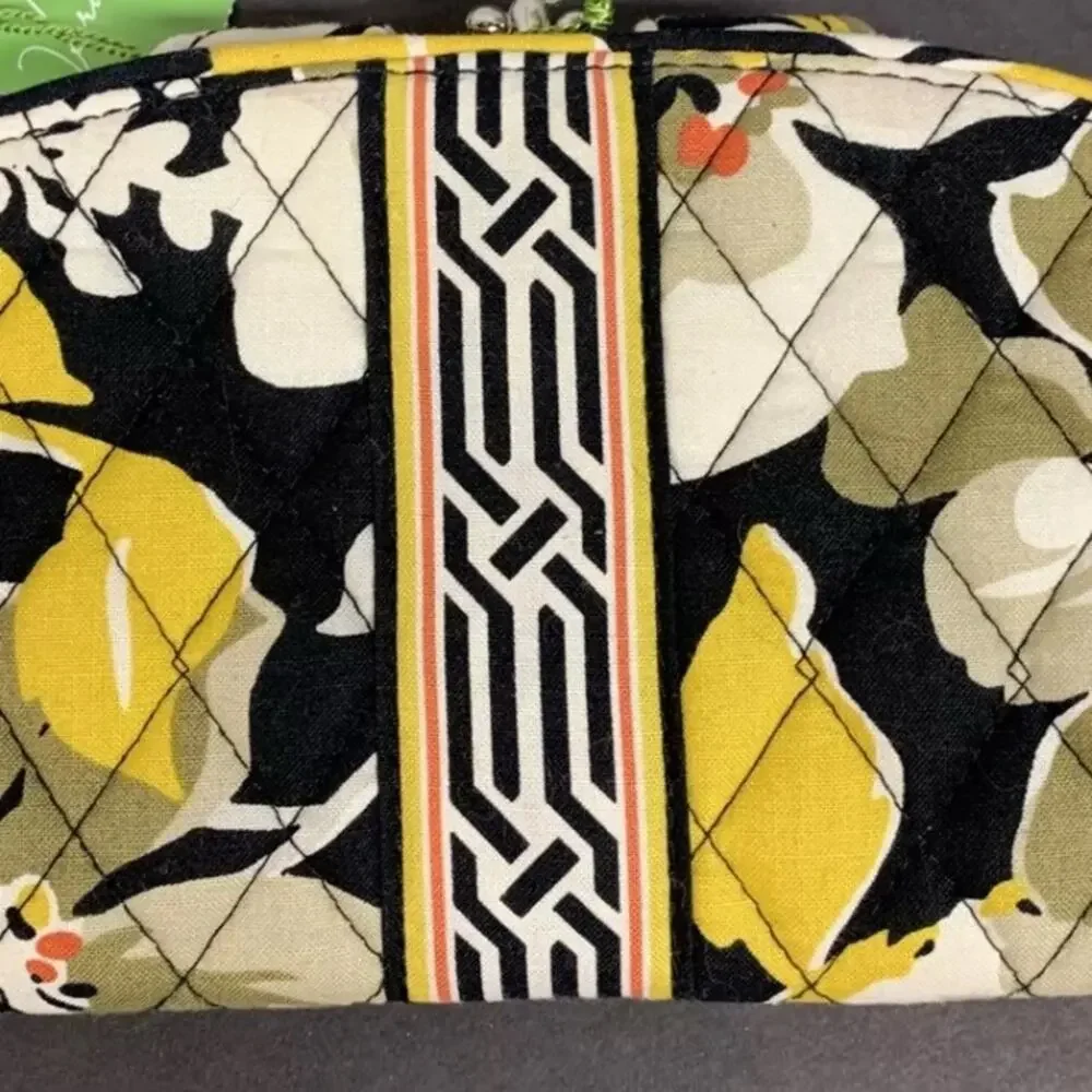 Vera Bradley kiss n snap Dogwood wallet - Picture 3 of 6